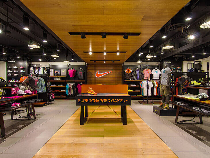 Доставка товара с магазина Nike